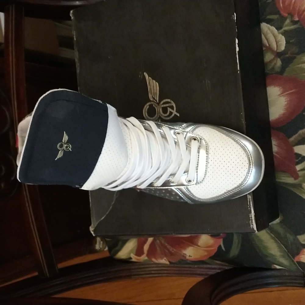 High top sneakers size 8.5